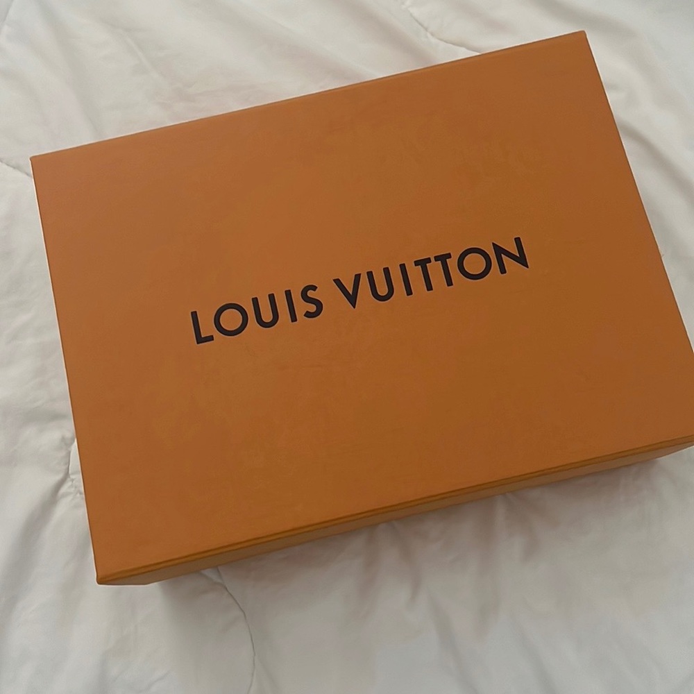 LV BOX